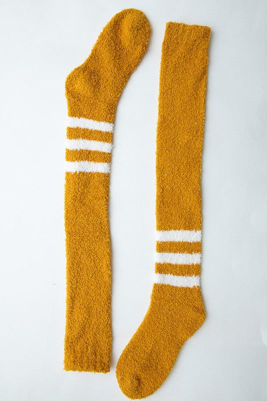 Leto Accessories Knee-High Boucle Socks