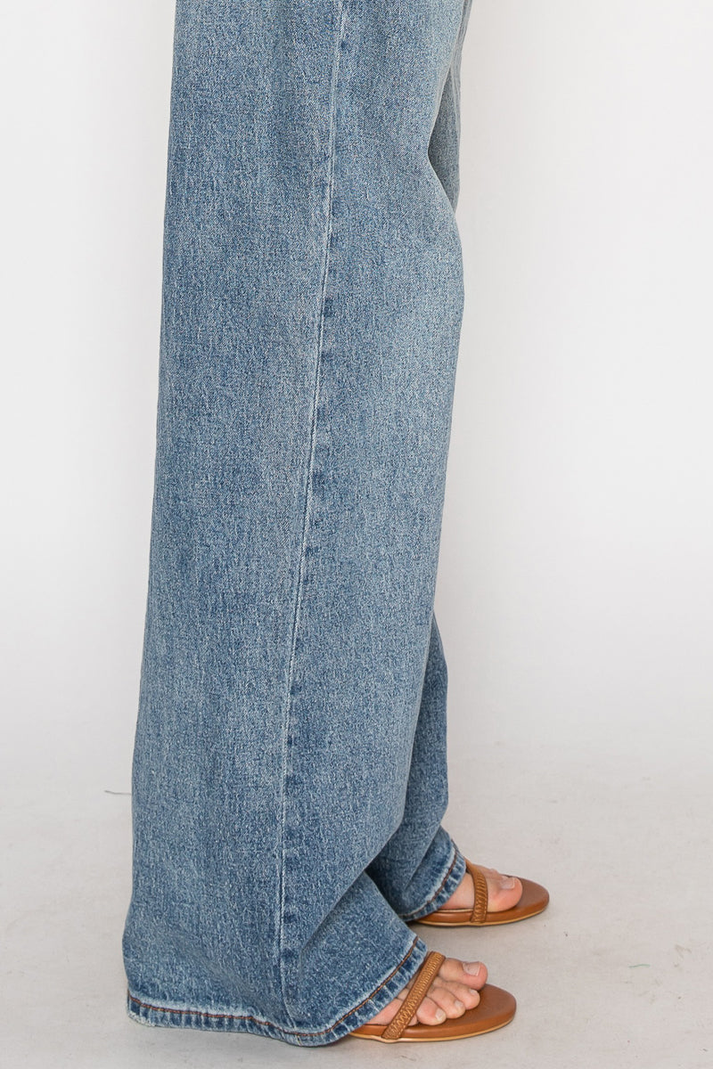 Artemis Vintage |BLUE Slim Ultra High Rise 90's Straight Jeans