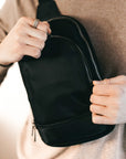 L'uomo Unisex Crossbody Bag