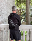 L'uomo Unisex Crossbody Bag