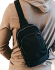 L'uomo Unisex Crossbody Bag