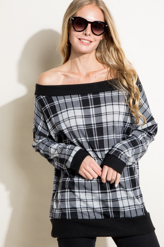 e Luna PLUS Plaid Off Shoulder Top