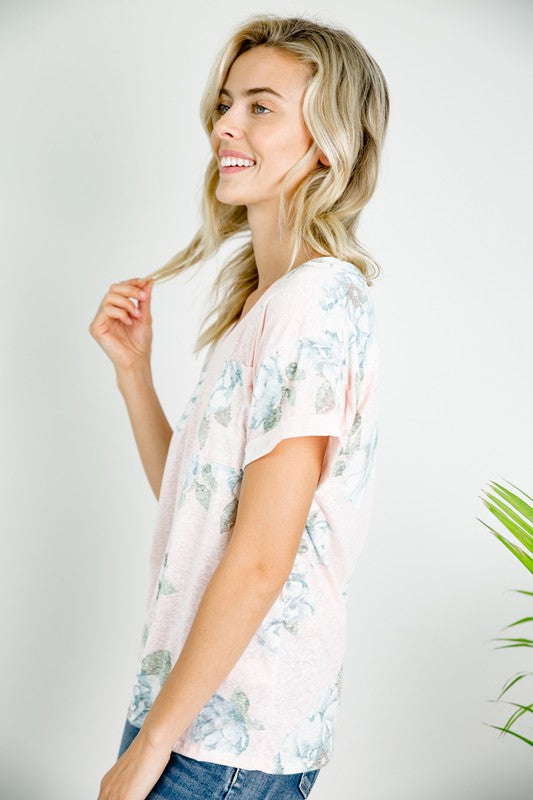 e Luna PLUS Triblend Floral V-Neck Top