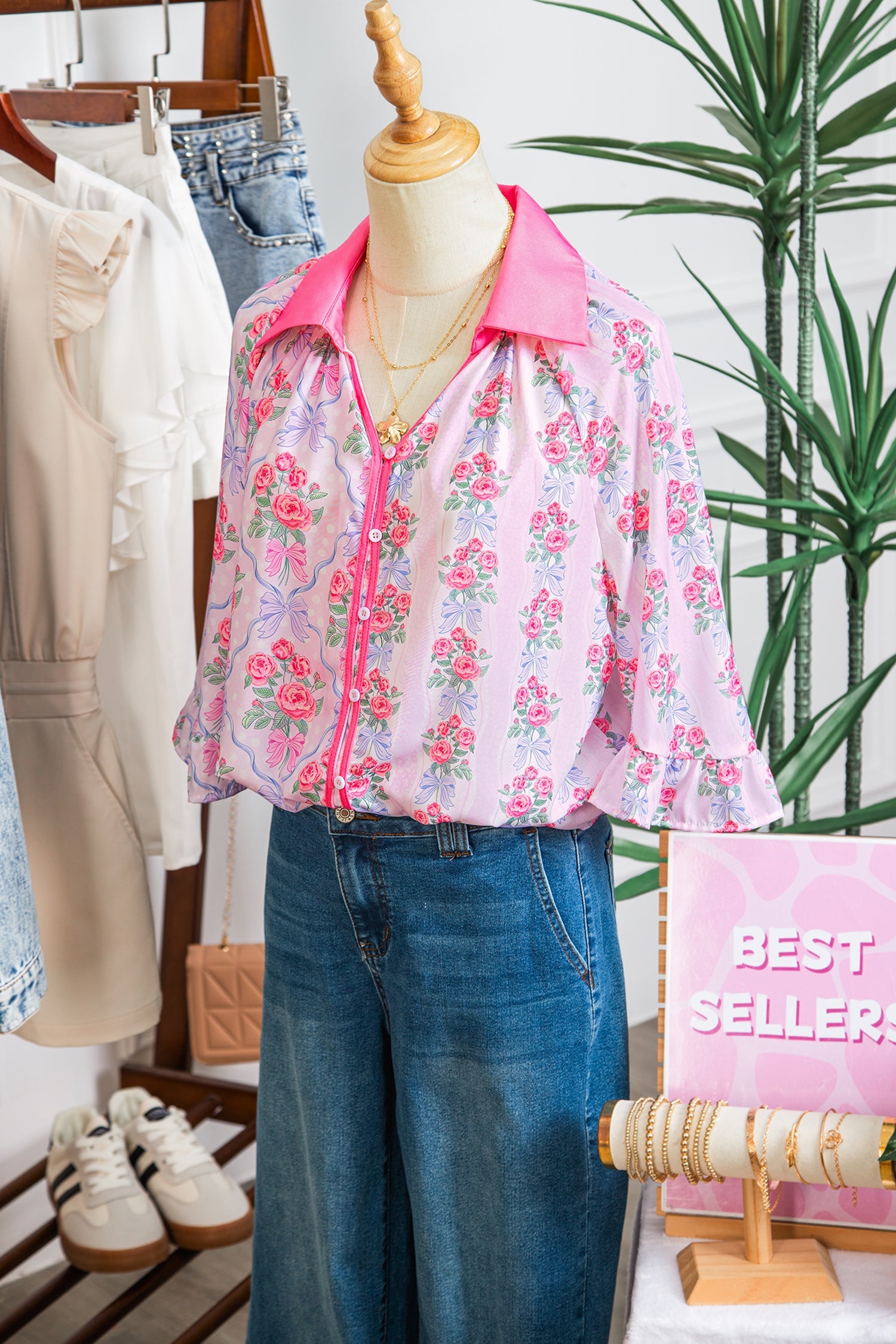 Floral Collared V-Neck Ruffle 3/4 Sleeve Shirt
