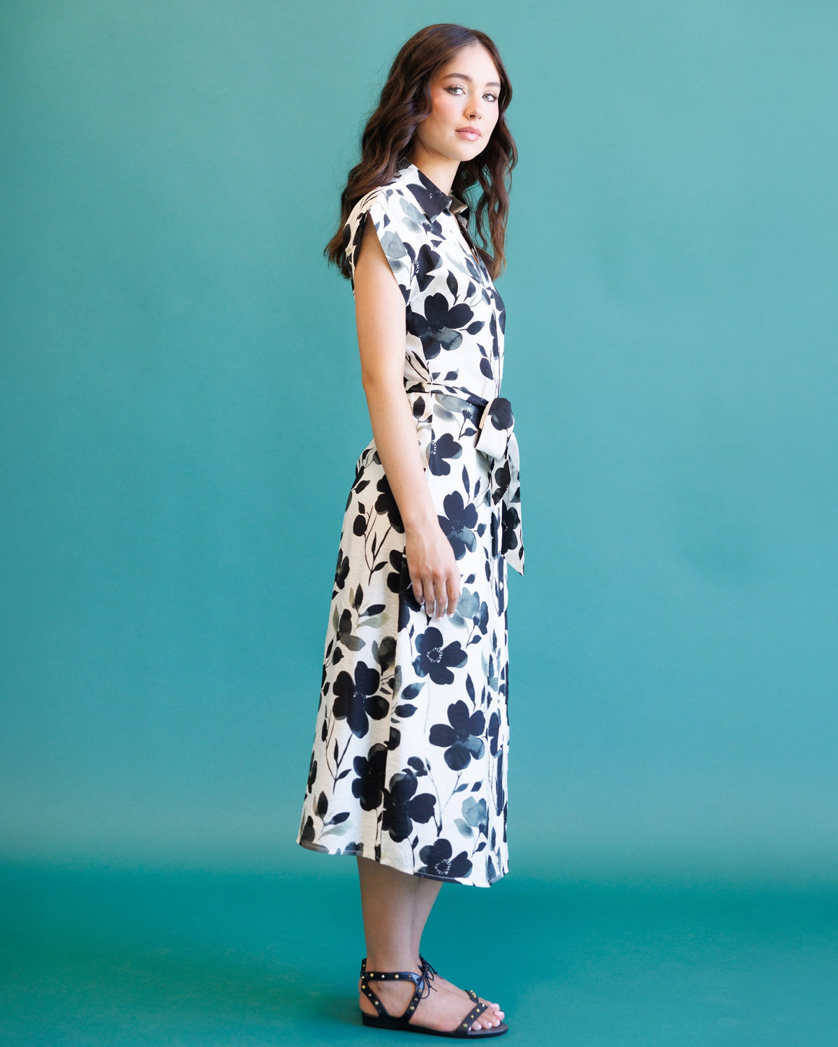 Quintessential Shadow Blossom Floral Midi Dress