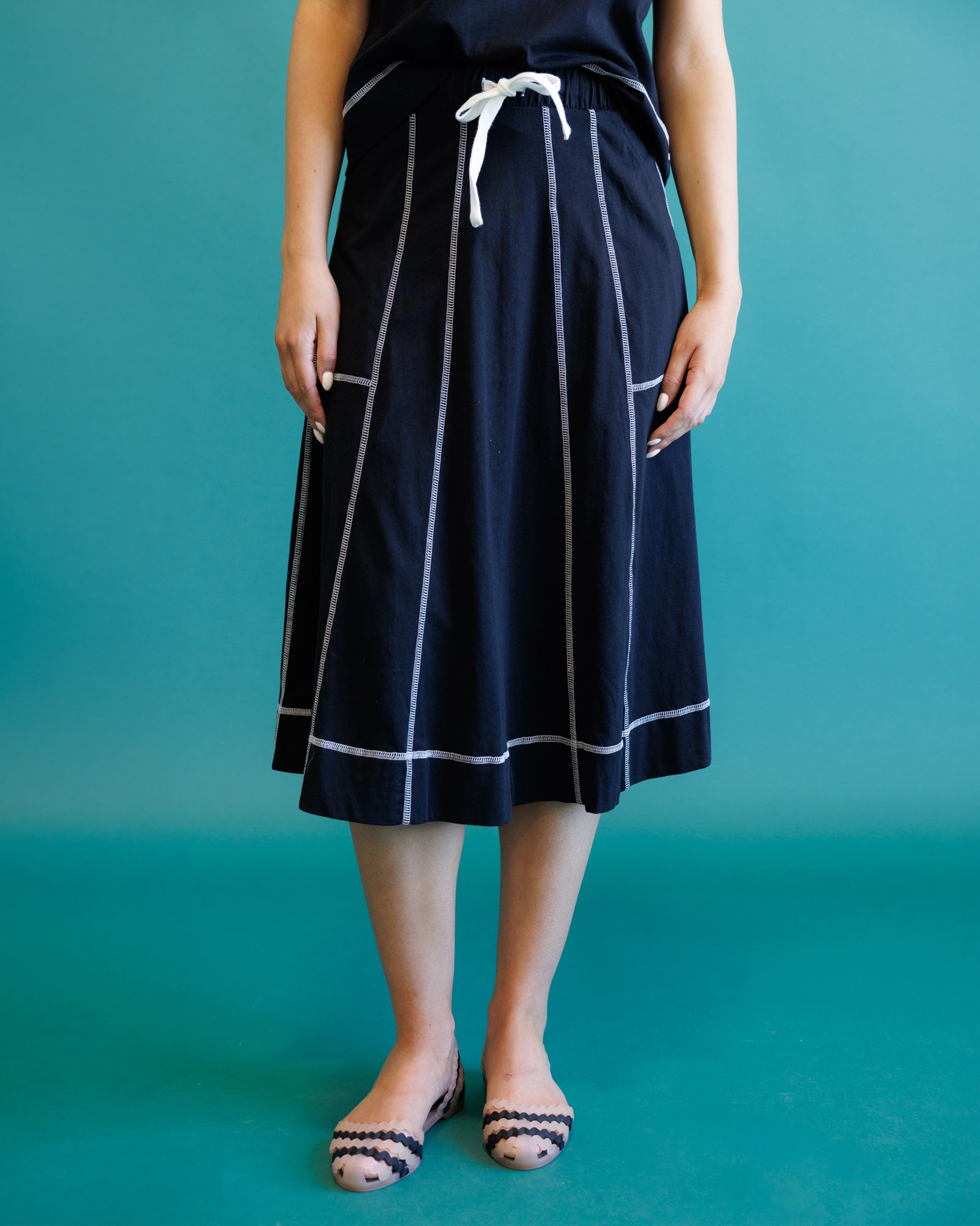 Major Score Black Contrast-Stitch Midi Skirt