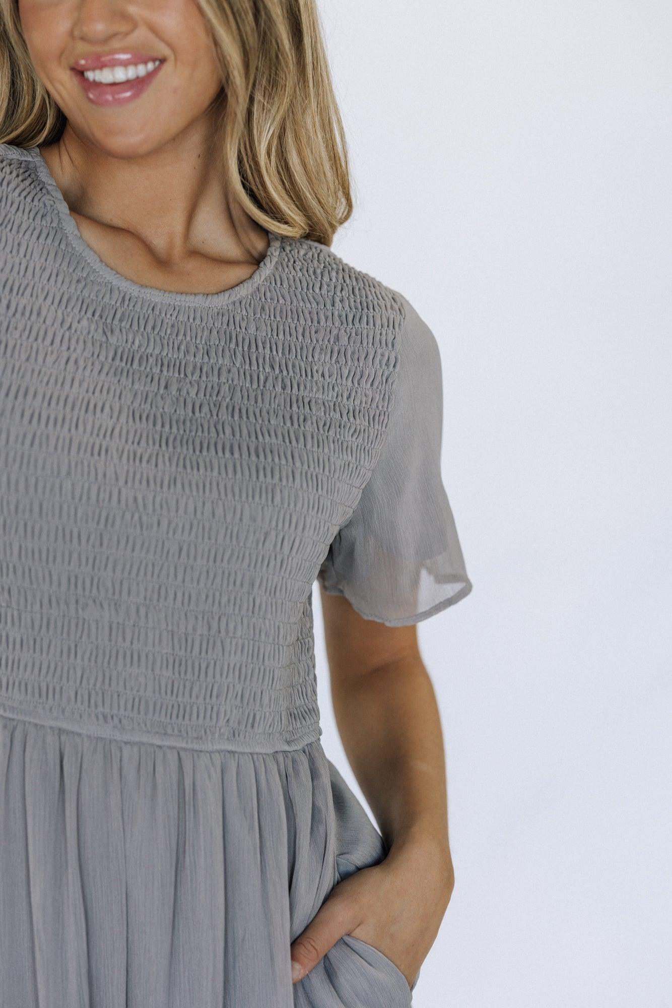 Kanyan Midi Dress in Gray