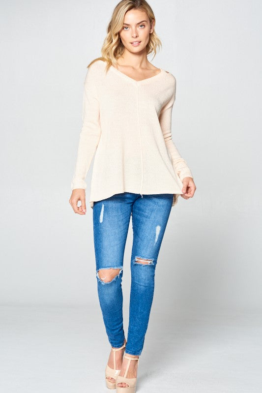 e Luna Solid Light Knit V-Neck Sweater