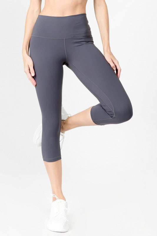 Yelete Buttery Soft Capri Activewear Leggings