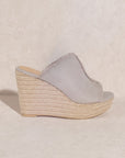 OASIS SOCIETY Bliss - Distressed Linen Wedge