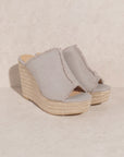 OASIS SOCIETY Bliss - Distressed Linen Wedge