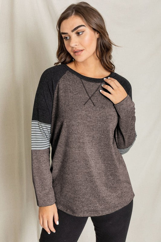 PLUS V-Stich Color Block Tunic