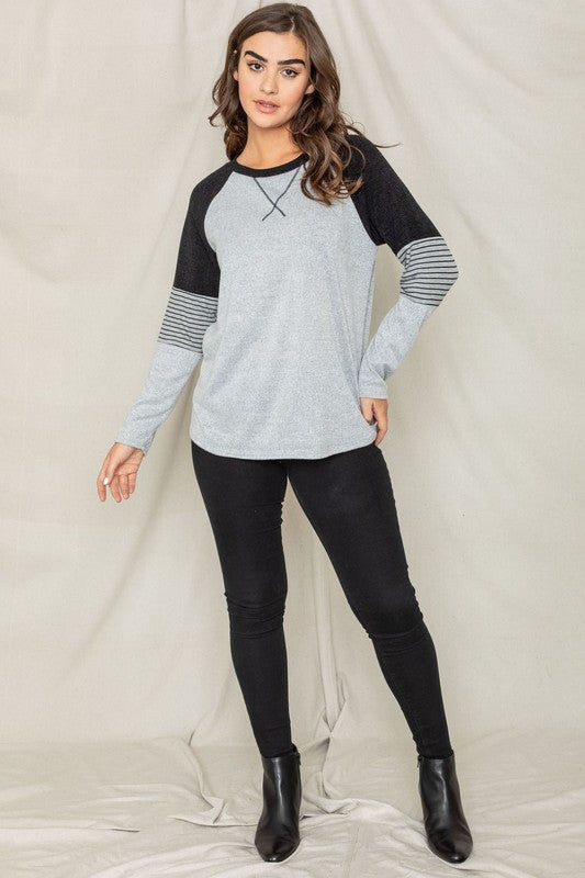 PLUS V-Stich Color Block Tunic