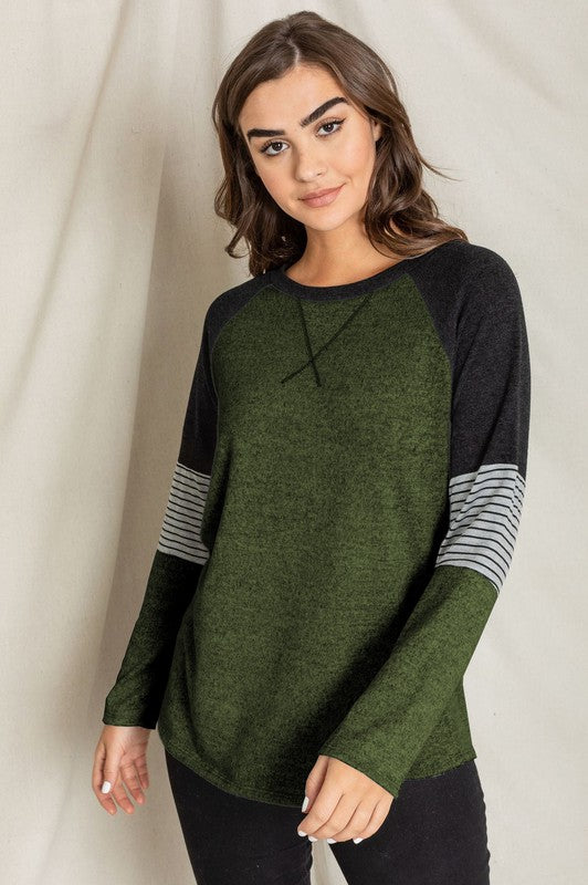 PLUS V-Stich Color Block Tunic