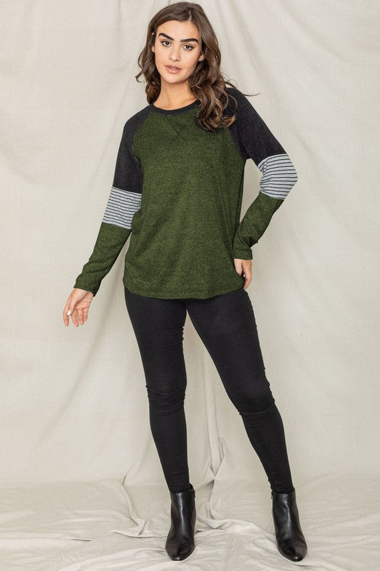 PLUS V-Stich Color Block Tunic