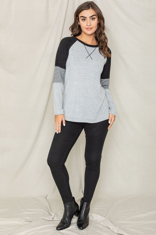 PLUS V-Stich Color Block Tunic