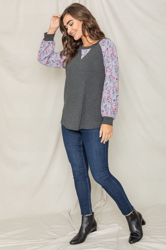 PLUS V-Stich Floral Raglan Sleeve