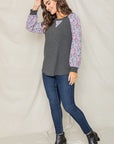 PLUS V-Stich Floral Raglan Sleeve