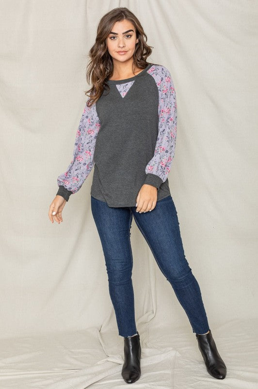 PLUS V-Stich Floral Raglan Sleeve