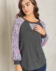 PLUS V-Stich Floral Raglan Sleeve