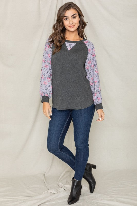 PLUS V-Stich Floral Raglan Sleeve