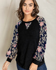 PLUS V-Stich Floral Raglan Sleeve