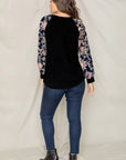 PLUS V-Stich Floral Raglan Sleeve