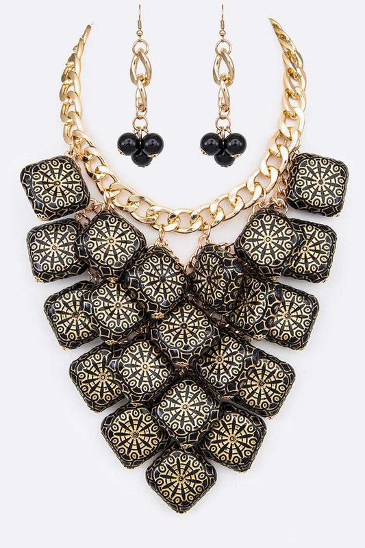 Textured Wooden Beads Statement Necklace Set