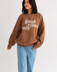 Le Lis Letter Embroidery Oversized Sweatshirt