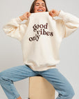 Le Lis Letter Embroidery Oversized Sweatshirt