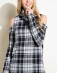 e Luna Plaid Turtle Neck Top