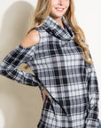 e Luna Plaid Turtle Neck Top