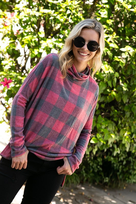 e Luna PLUS Plaid Turtleneck Top