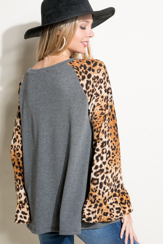 e Luna PLUS Solid Cheetah Mixed Blouse