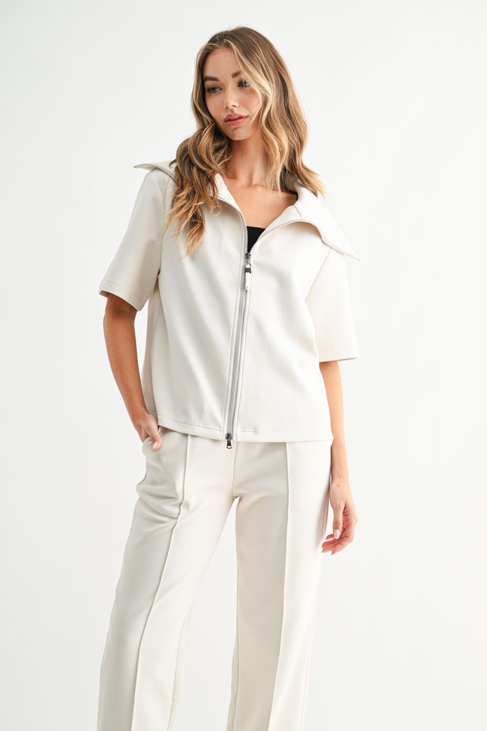JOH Apparel Juriko Wide Collar Zip Front Knit Top