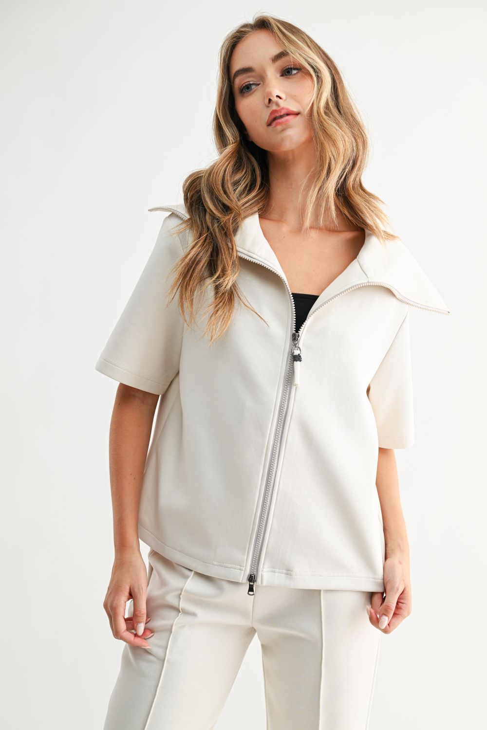 JOH Apparel Juriko Wide Collar Zip Front Knit Top
