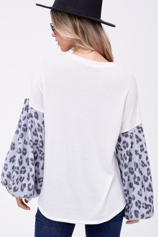 e Luna PLUS Animal Mixed Volume Sleeve Top