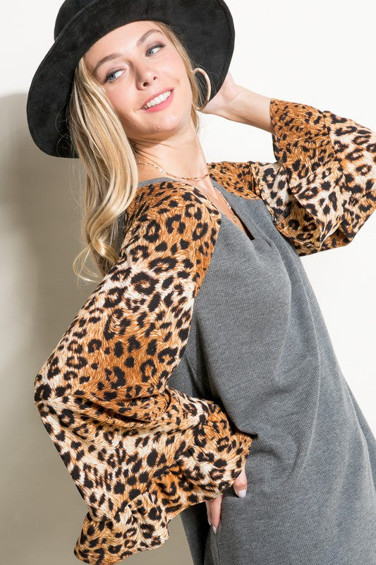 e Luna PLUS Solid Cheetah Mixed Blouse