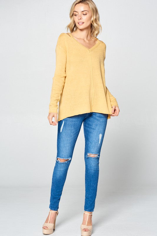 e Luna Solid Light Knit V-Neck Sweater