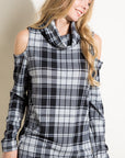 e Luna Plaid Turtle Neck Top