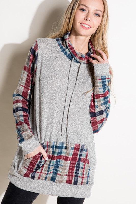 e Luna Plaid Mixed Turtle Neck Sweatshirt