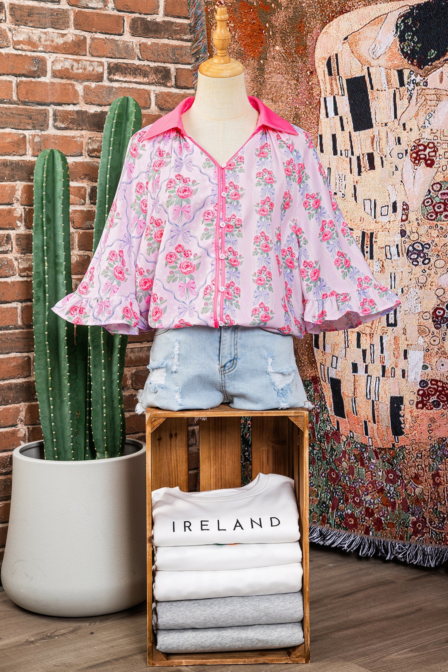 Floral Collared V-Neck Ruffle 3/4 Sleeve Shirt