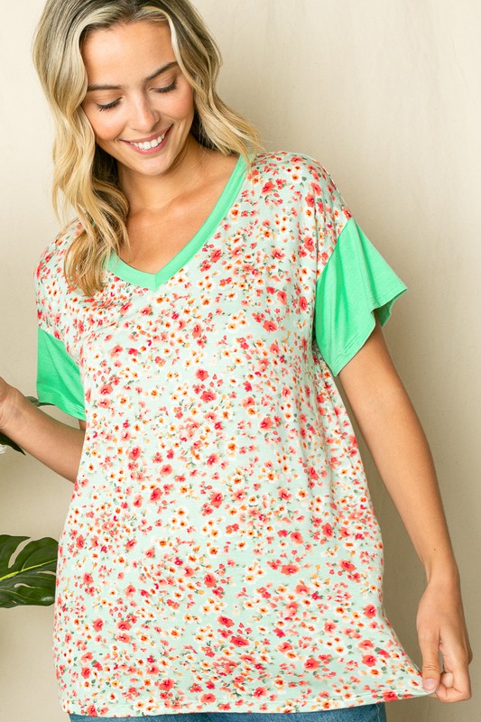 e Luna Dizzy Floral Solid Mix Boxy Top