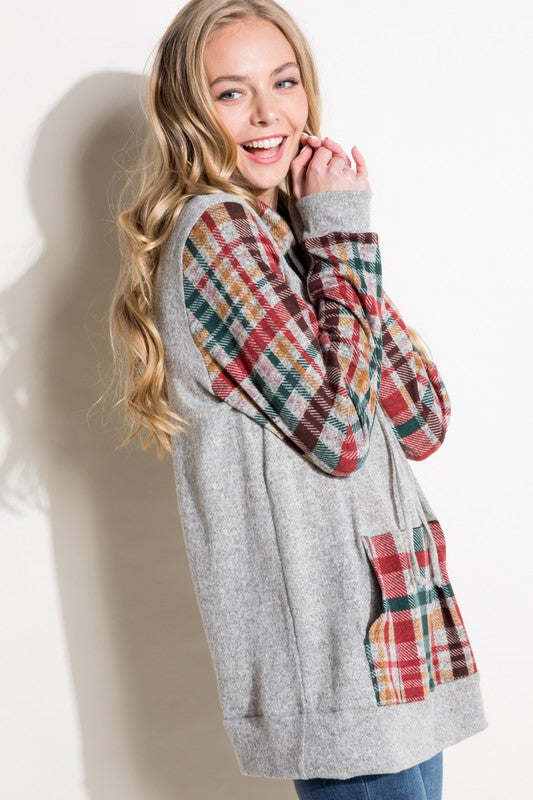 e Luna Plaid Mixed Turtle Neck Sweatshirt