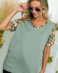 e Luna Cheetah Solid Mixed Tunic Top