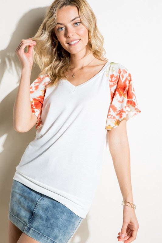 e Luna V-Neck Short Flair Sleeve Top