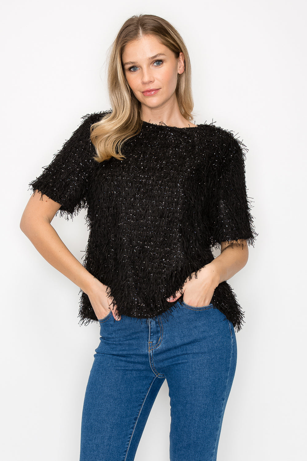 Winnae Sparkling Feathered Eyelash Top