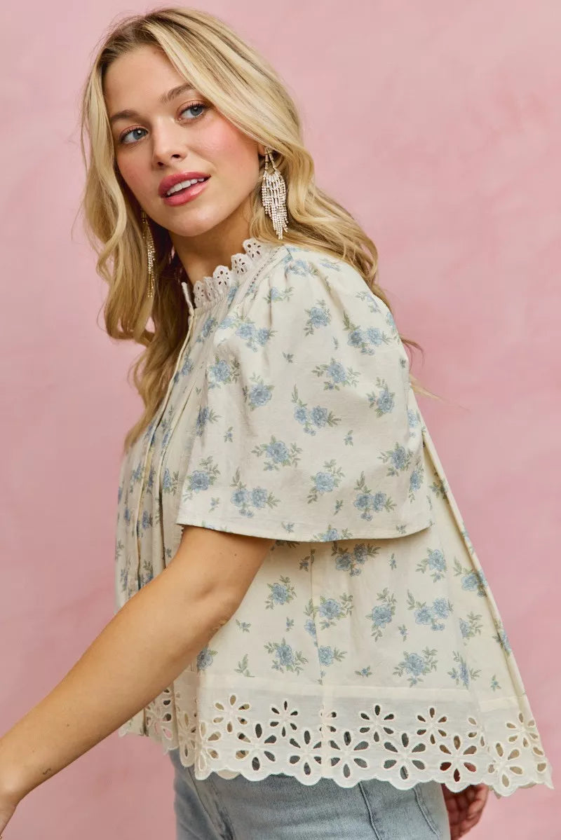 SO ME Floral Print Lace Trim Flutter Sleeves Blouse