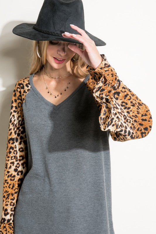 e Luna PLUS Solid Cheetah Mixed Blouse