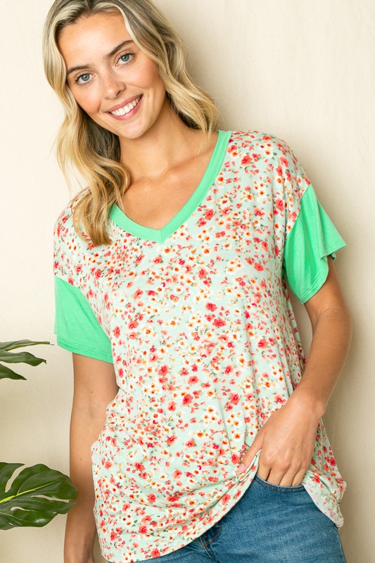 e Luna Dizzy Floral Solid Mix Boxy Top